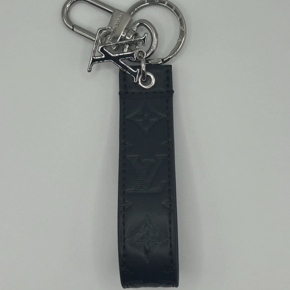 Louis Vuitton Novelty Dragonne Key Holder Key Chain LV Monogram Black NO BOX - Picture 1 of 4